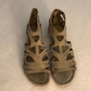 Donald Pliner wedge sandal. Size 9.5. EUC.